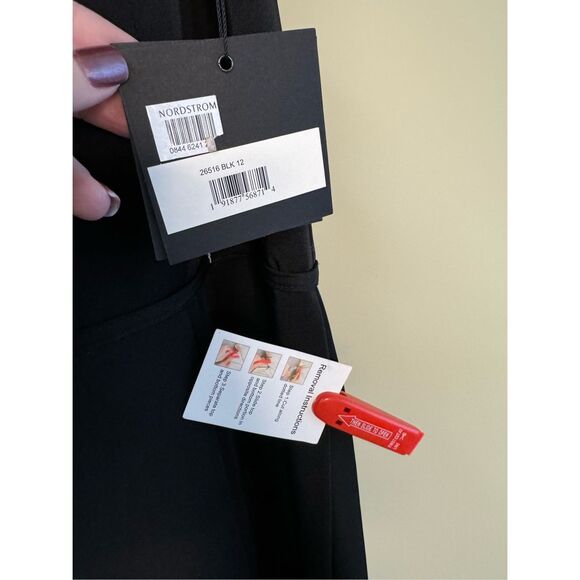 Mac Duggal NWT Sleeveless Rhinestone Collar Column Gown in Black Size 12 - Picture 7 of 8